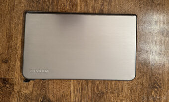 Predám notebook Toshiba Satellite M50D-A10Z - 4