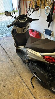 Piaggio Beverly 400 - 4