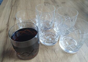 Brúsené poháriky - 4