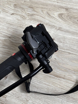 Monopod MANFROTTO MVM XPROA42W s fluidnou hlavou a základňou - 4