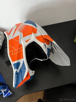 Prilba - 4