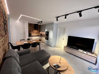 Sarandë - zariadený apartmán, výhľad na more, garážové státi - 4