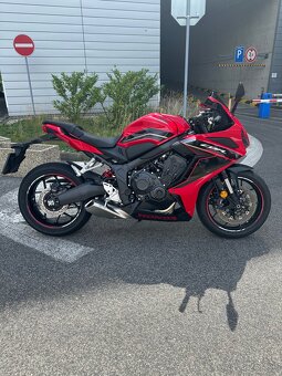 Honda CBR650R - 4