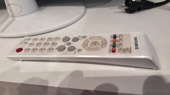 Predám televízor Samsung LE19R71W - 4