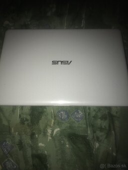 Asus E 203 N - 4