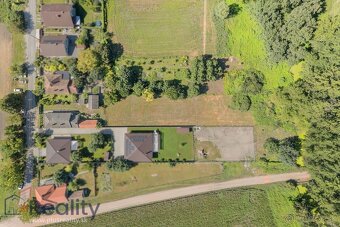 Starší dom s pozemkom o výmere 2800 m² na predaj - 4