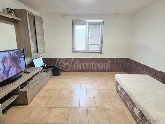 Rodinný dom s veľkým stavebným pozemkom v tichej loka… - 4