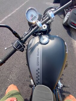 Moto Guzzi v9 Bobber top stav, najazd 4109km - 4