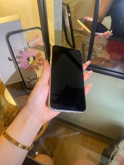 Apple iPhone 11 64GB - 4