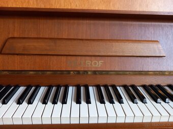 piano Petrof - 4