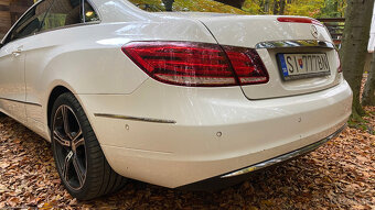predám Mercedes E 350 4MATIC coupe - 4