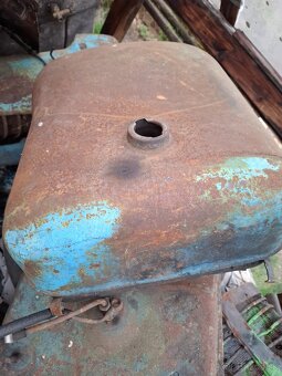 Diely zetor 25 - 4