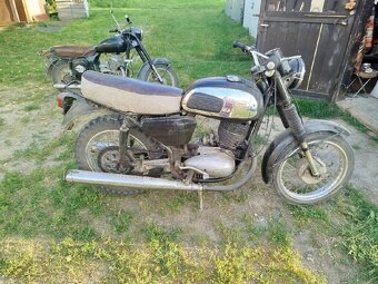 Jawa 250 - 4