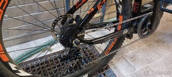 Crussis e-Atland 5.8 468kwh V záruke - 4