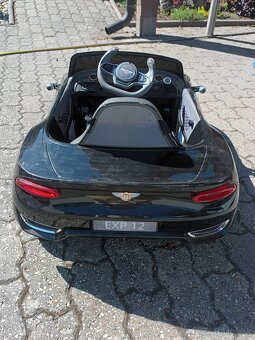 Elektrické auto Bentley EXP12 - 4