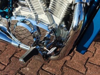 Suzuki VS 800 Intruder - 4