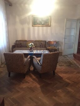 Starší 4izbový rodinný dom v centre mesta na 10ár pozemku - 4