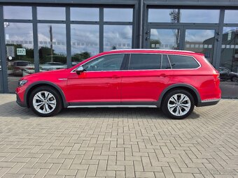 Volkswagen Passat Alltrack 2.0 TDI 4MOTION DSG Business - 4