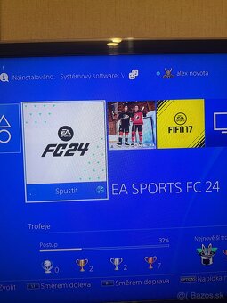 PS4 + hry + 4 ovladače - 4