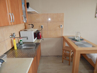 SPEKTRUM REALITY- Na Predaj garsónka, 23 m2 s loggiou , okre - 4