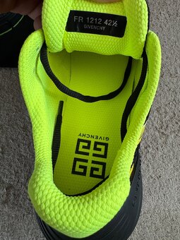 Givenchy - original - 4