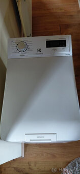 Zhora plnená práčka Electrolux - 4