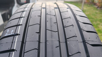 Letné pneu 245/45 R19 --- PIRELLI RSC - 4