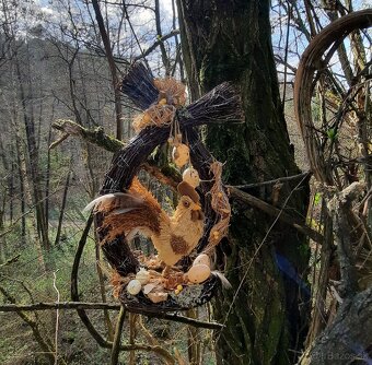 Chalupárska dekorácia z brezového prútia s kohútikom - 4