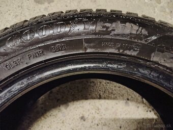 Predám Zimné pneu 215/55R17 98W - 4
