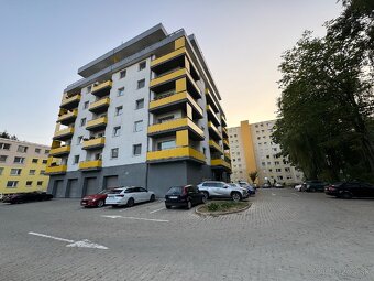 Predám luxusný 3-izb. byt 130m² (1m²/2.300,-eur) - 4