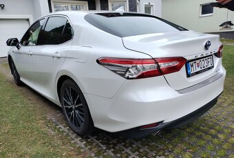 Predám: TOYOTU Camry, hybrid, 2,5, Execut. 131 kW, AT + VIP - 4
