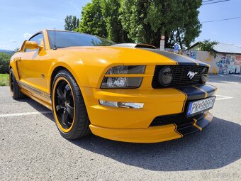 Ford Mustag GT 4,6 V8 - 4