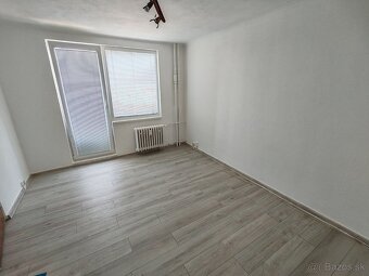 Topoľčany - 3 izbový byt s 3 balkónmi - pôvodný stav - 4
