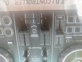 DJ konzola - 4