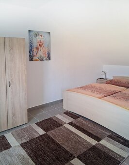 Na prenájom nový, 2-izbový apartmán na Južnej tr. - 4