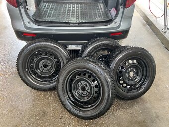 Plechove disky + stare zimne pneu 215/60 R16 - 4