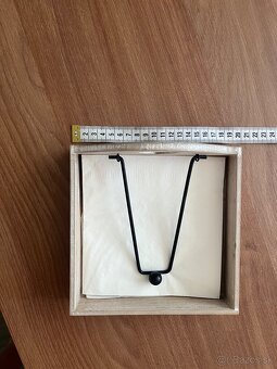 Drevena dekoracia zavesna a držiak na servitky - 4