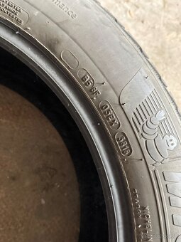235/55R19 - 4