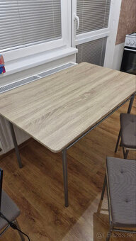 Predám kuchynský stôl a 4 stoličky - 4