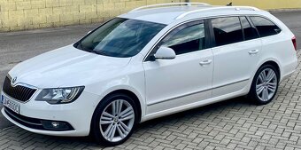 ŠKODA SUPERB 2 2.0 TDI DSG 125KW 4X4 COMBI - 4
