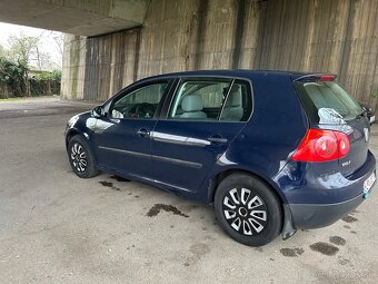 VW Golf 5 - 4