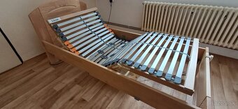 Elektrická polohovatelná postel z masivu - 4