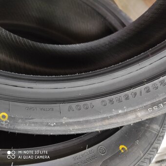 Zimné pneumatiky 235/45 R20 - 4