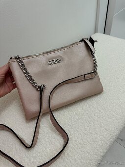 Kabelky Guess - 4