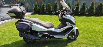 Sym 300 skúter - 4
