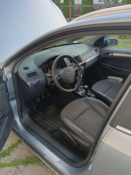 Predám Opel Astra h 1.9 cdti - 4