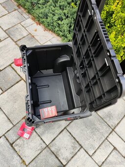 Predam MILWAUKEE PACKOUT™ Pojazdný box na náradie - 4