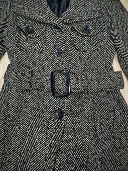 Dámsky elegantný kabát s opaskom - 4