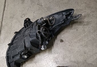 Lave predne svetlo mazda 2 2007-2010 - 4