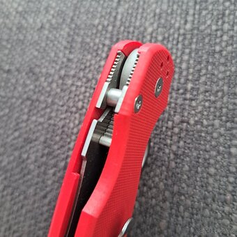 Spyderco Paramilitary 2 - 4
